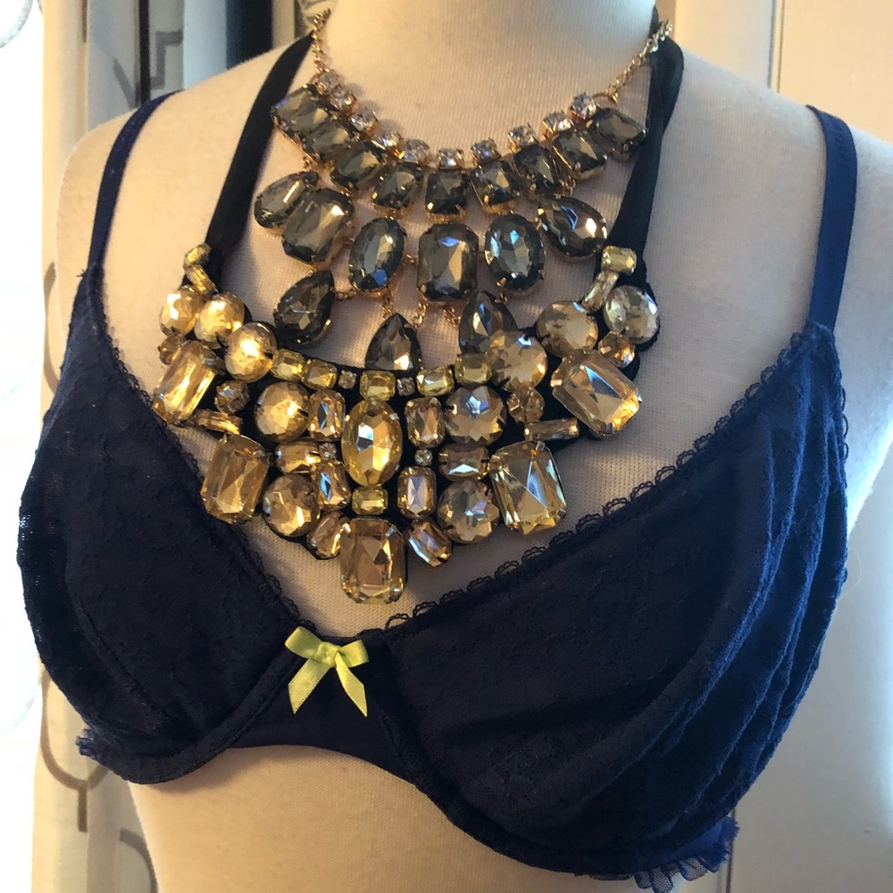 🎉SALE TODAY🎉VICTORIA SECRET 36D navy unlined bra